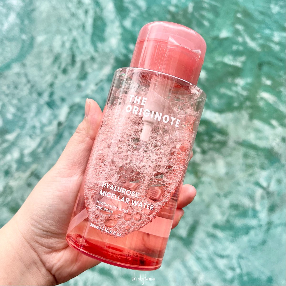 skinbytania's tweet photo. Micellar Water The Originote atau Sea Makeup⁉️

mending kita battle-in aja biar kamu gak salah pilih🫵🏻 https://t.co/F7hXOKbcMD