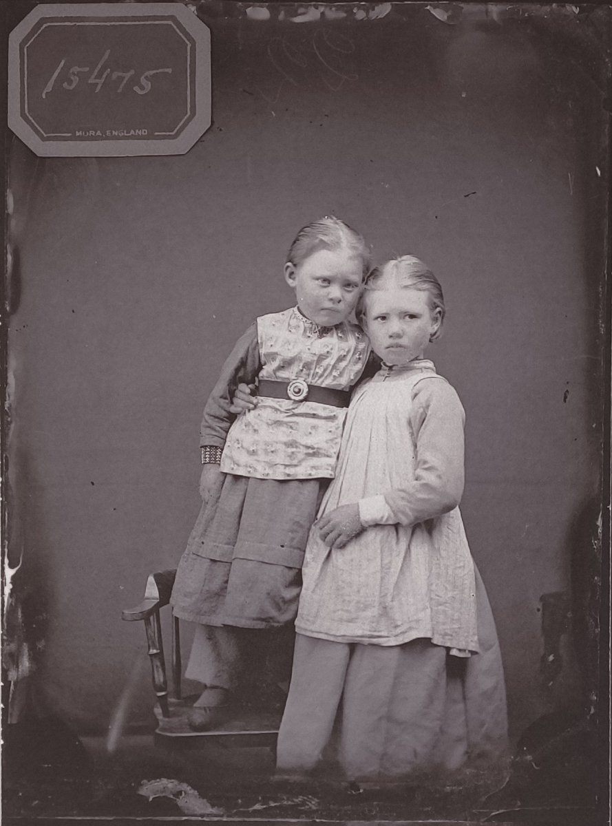 Systurnar Kristín og Björg Ásmundsdætur frá Flugustöðum Álftafirði, 1872-1888. The sisters Kristín and Björg Ásmundsdóttir from Flugustaðir in Álftafjörður, 1872-1888. Photo Nicoline Weywadt. #NicolineWeywadt #Weywadt #Iceland