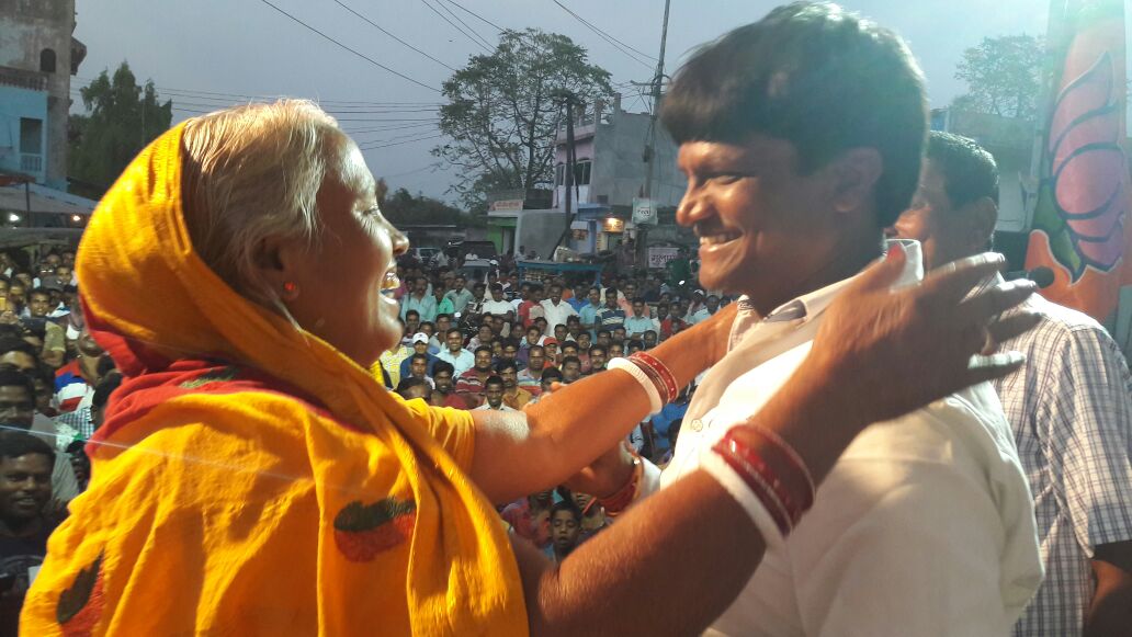 Shakti5252's tweet photo. @narendramodi 
@AmitShah 
@JPNadda 
@yourBabulal 
@amarbauri 
@bjpkarmveer 
@LKBajpaiBJP 
@dhullu_mahto

#DhanbadSupportsDhullu https://t.co/9SlcCTbtiC