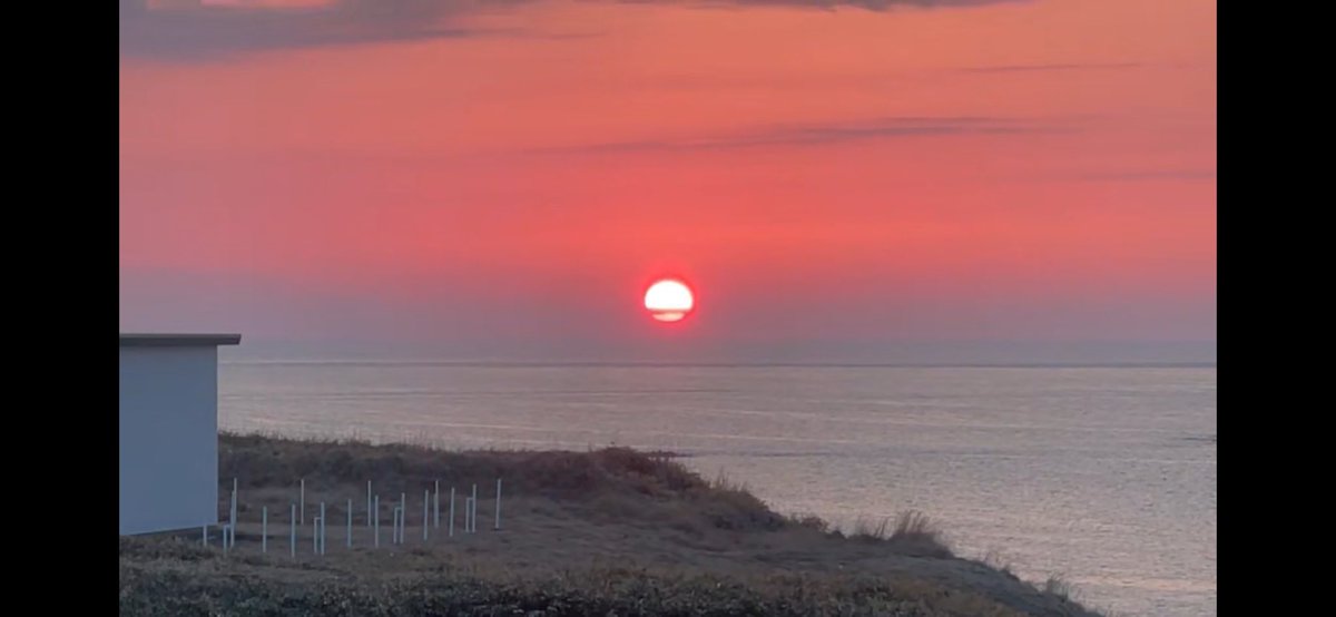 sayakau10's tweet photo. 仕事終わって帰り道　エビさん枠見たら
日本最北端の夕陽見れた🌇
素敵すぎたぁ〜　エビさん癒しをありがとうございました。
#ABZOUABZOU 
#海老蔵
#おじさん https://t.co/b2T6s5W9XI