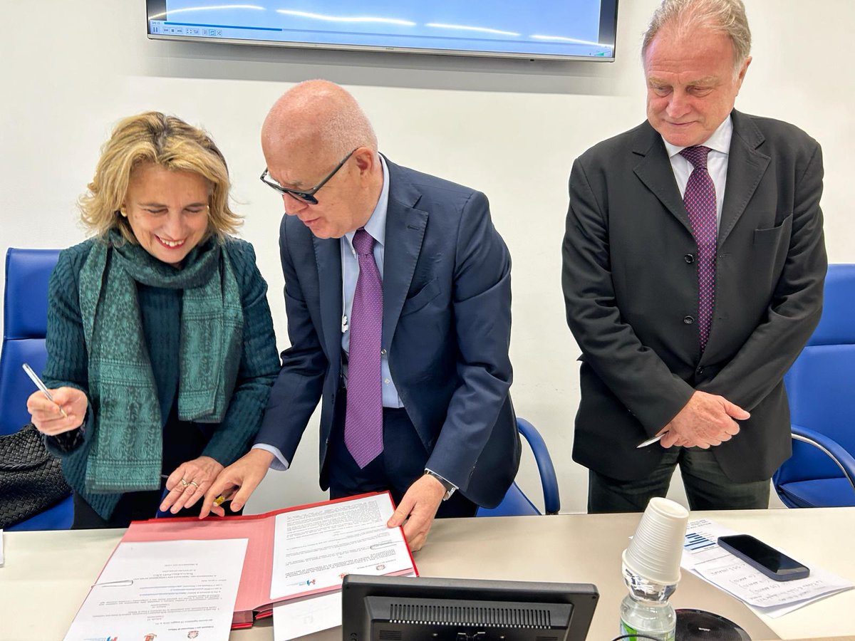 #Milano: @poliziadistato, Tribunale per i Minorenni e Centro Italiano per la Promozione della Mediazione firmano 'Protocollo Perseo' per il contrasto della criminalità minorile e inserimento in percorso di recupero ✍️questure.poliziadistato.it/it/Milano/arti…