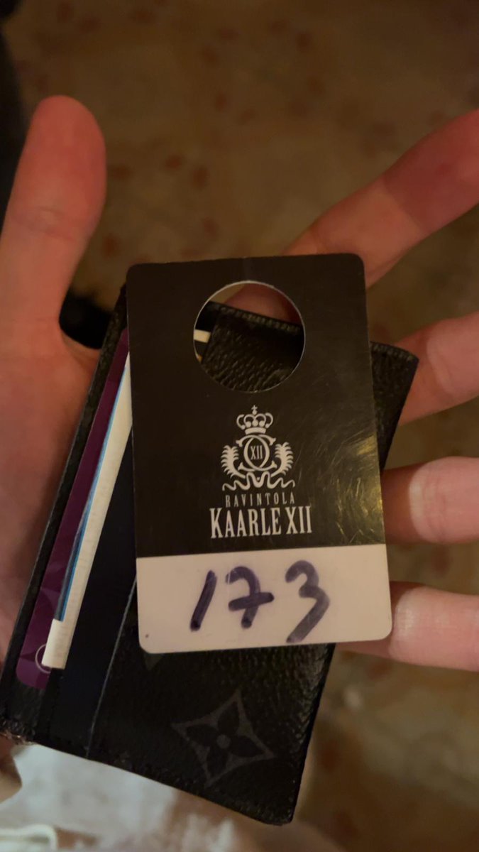 Kiitos mahtavista kamppailuista valtra.
Ensi viikolla jatketaan välierissä.

Linkistä jonkinnäköiset hilightit
youtu.be/xdO4wuauNVk?si…

Alla olevassa kuvassa <a href="/Lxndstrom/">Aapeli Landström</a> narikkalappu, löydettiin omamme riittävän aikaisin.
#eHSM2024
#Polskitaan
#PolskiPois