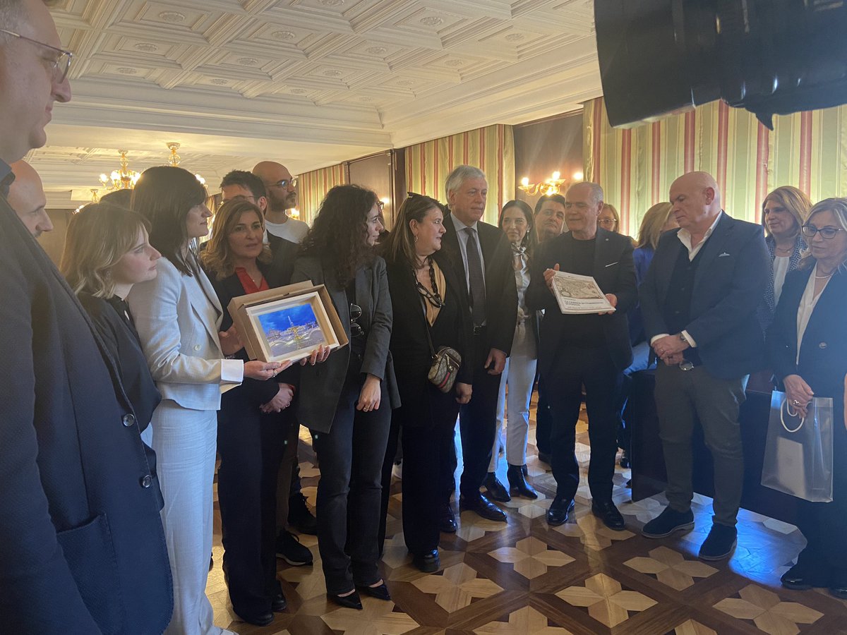 GrantOffice_FG's tweet image. Pronti per la quinta edizione di #Eurocamp2027

Oggi, presentazione alla stampa delle palestre di europrogettazione a #Bruxelles 🇧🇪 dall’8 al 12 Aprile 2024 in partnership con il Comune di Foggia Camera di Commercio di Foggia e Regione Puglia

#Unifg #Europa #Uibm