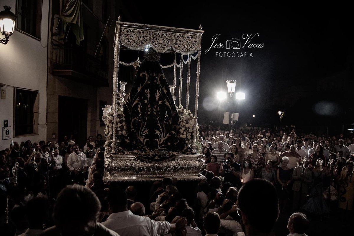 acebe98's tweet photo. 2. Visitación a Santa Isabel

Es difícil de representar. Se me ocurre recurrir a lo referencial: mi patrona Santa Ana y su Virgen Niña, de Torredelcampo. Ana es tía de Isabel, concibió ya anciana, y porta a "la que felicitarán todas las generaciones". Gran devoción de la comarca. https://t.co/t9gdDc1jwl