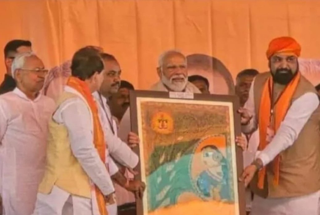 So-called Bihar CM Nitish Zubaan Kesari Kumar recieving massive respect from Modi and BJP. 😂🤣