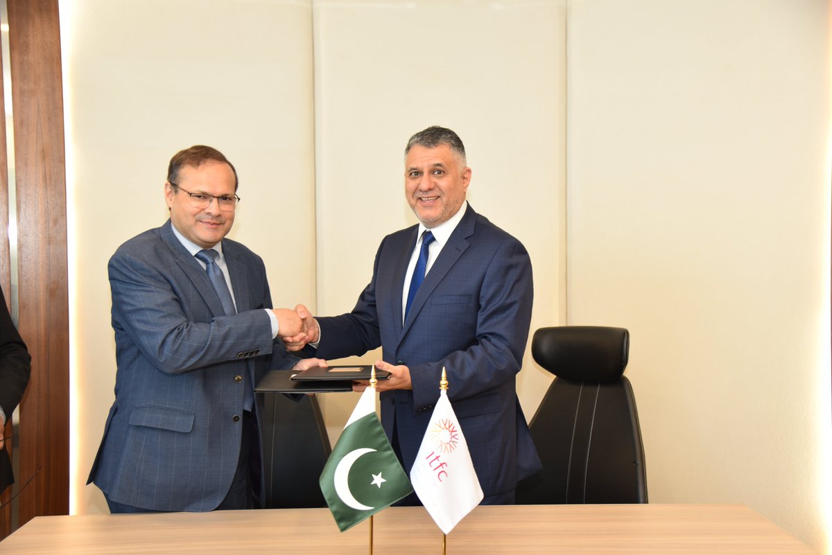 🤝 🇵🇰 Strengthening Ties: We're thrilled to announce the signing of a US$600 million Annual Plan between ITFC and the Islamic Republic of #Pakistan. Signed by Mr. Nazeem Noordali, COO, ITFC and Mr. Muhammad Humair Karim Additional Secretary, Economic Affairs Division, Ministry