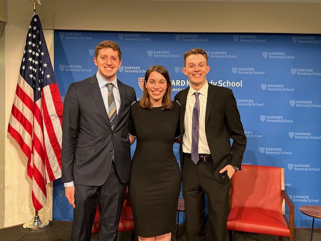 debbiecenziper's tweet image. Loved seeing grads from the Medill Investigative Lab at Harvard last night for the Goldsmith Prize for Investigative Reporting. All worked on "With Every Breath," a @propublica @PittsburghPG series named one of six Goldsmith finalists @MedillSchool