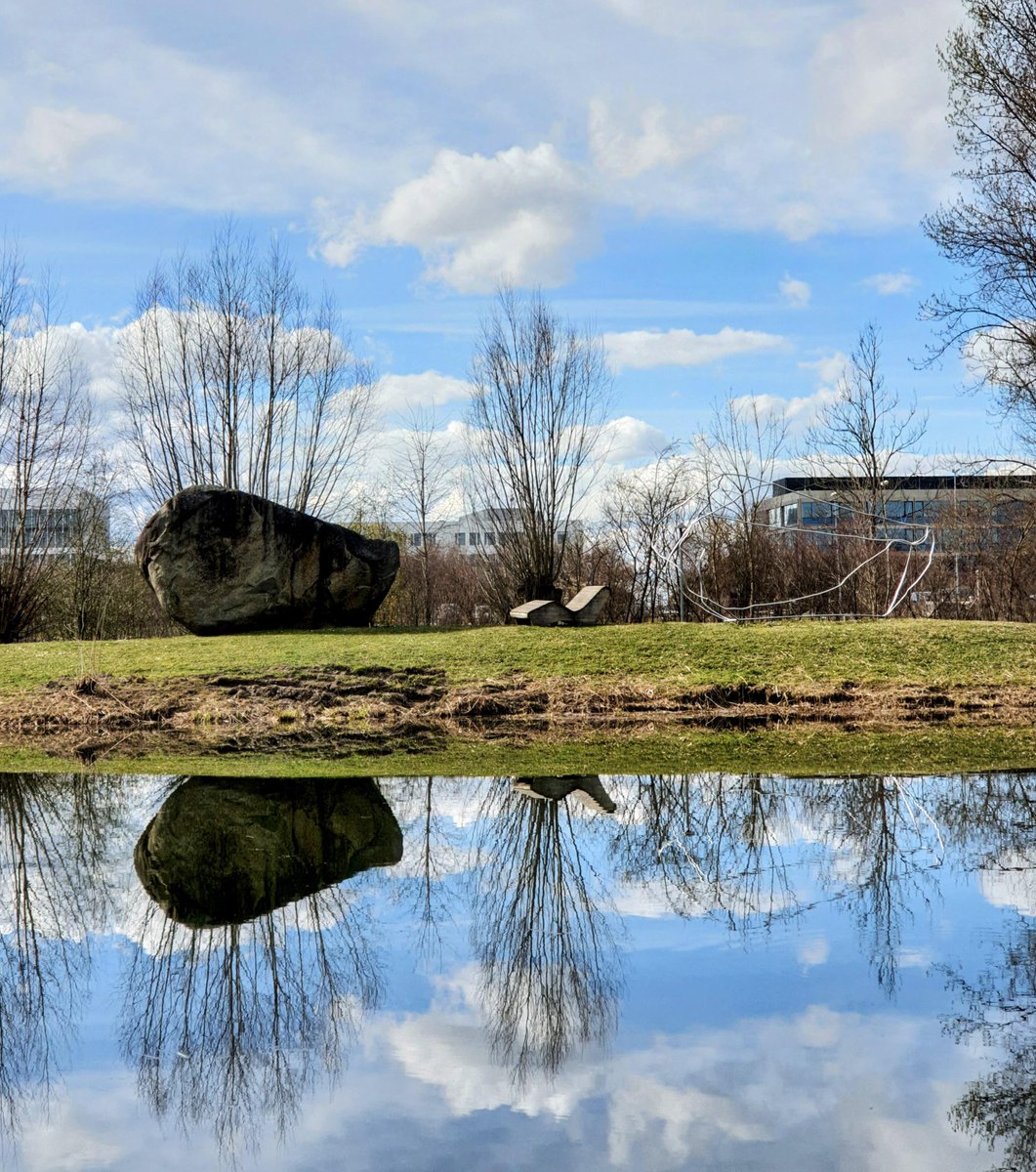 Last month's campus pic came from Garching. 📷 Thanks to Daryna Dementieva for this mirrored view of our campus!  If you took a great campus photo as well, send us your #tumcampuspic to social-media@tum.de 📧 #campus #garching #photoofthemonth #march