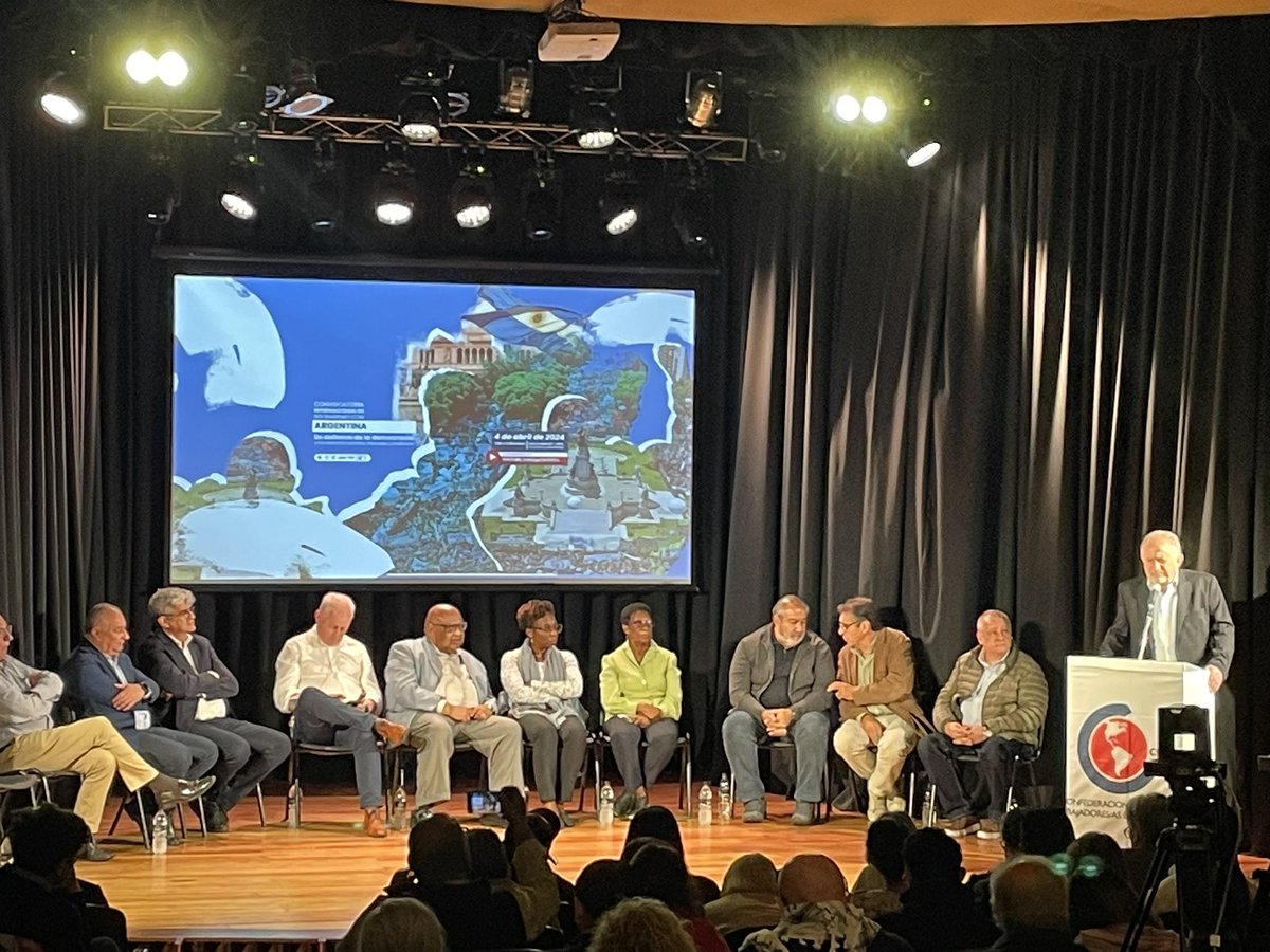 <a href="/CCOO/">COMISIONES OBRERAS</a> en convocatoria internacional solidaridad con Argentina “En defensa de democracia y derechos sociales, laborales y sindicales” organizada por <a href="/CSA_TUCA/">CSA-TUCA</a> en Montevideo

Porque la unidad de los y las trabajadoras  es fundamental para vencer a la ultraderecha✊🏽
#NiUnPasoAtrás