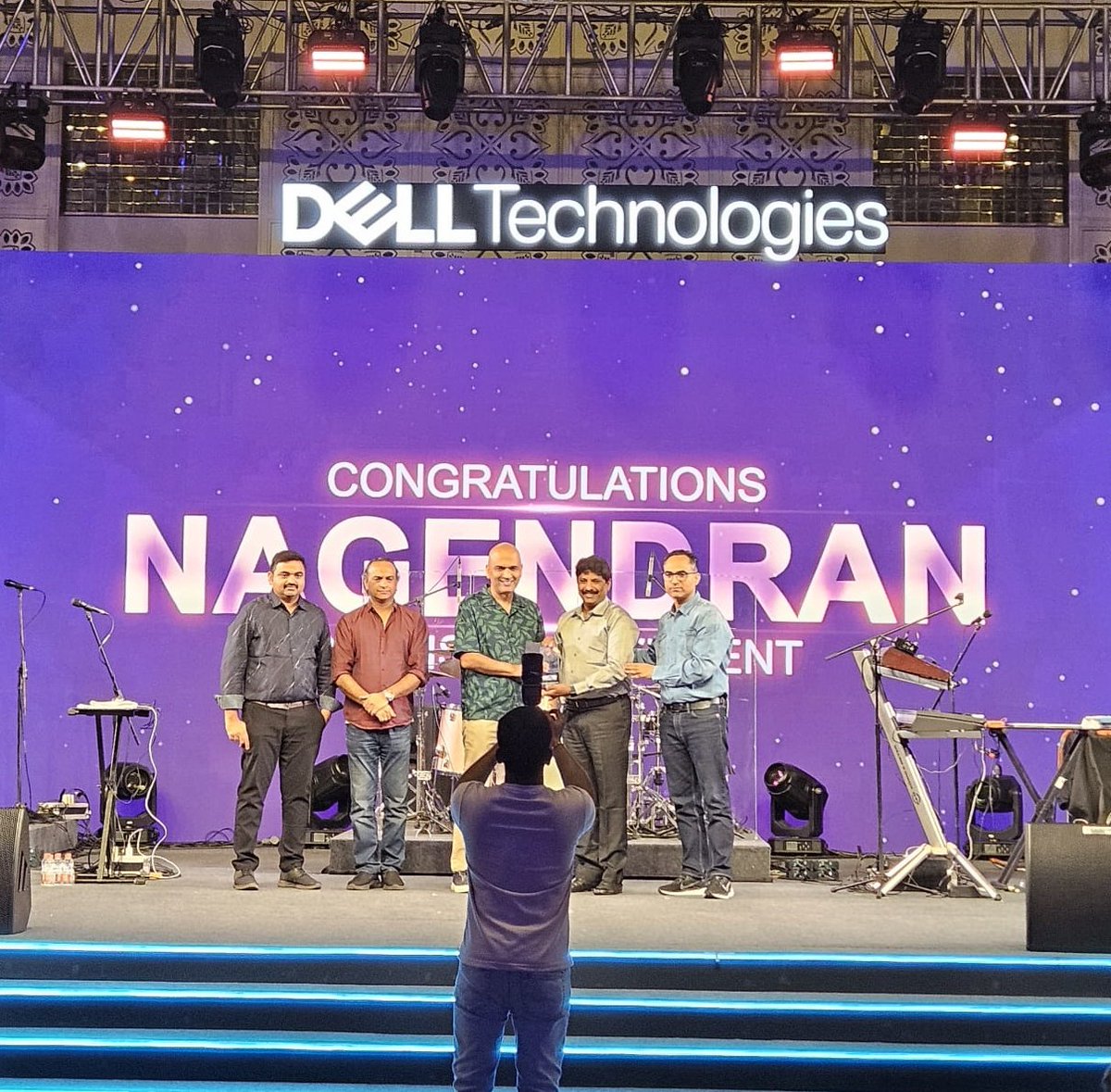 🎉Another Milestone Achieved! 🏆 We're thrilled to announce that GBS has been recognized by DELL as the Best Retailer in the South Region! Let's celebrate this remarkable achievement and continue to shine together! 💼👏 . . . #DELL #GBS #BestRetailer #TeamSuccess #ProudMoment