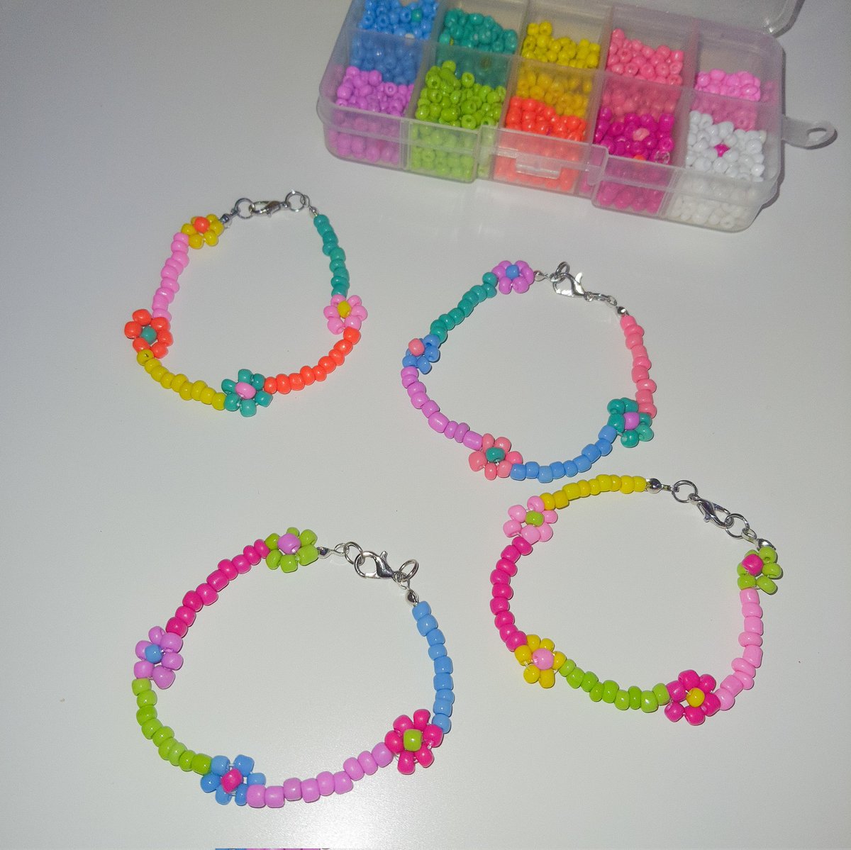 Colorful Wonderful Flowerrrr 🌸
สร้อยข้อมือ 69.–

🌷ขนาด 16.5cm.
🪻ยังไม่รวมโซ่ โซ่ยาว 5cm.

🛒 Shipping 50 only!!

// #dontskipabeads

.
#กำไลข้อมือ #กำไลลูกปัด #กำไลข้อมือลูกปัด #beads #beadswork #สร้อยคอลูกปัด #พวงกุญแจลูกปัด #แหวนลูกปัด #handmade