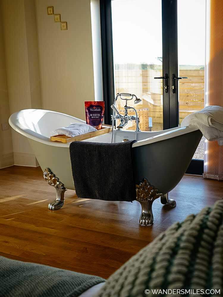 wandersmiles's tweet image. The Old Dairy: holiday cottage in Wimborne from the @ClassicCottages Eco-Collection. Perfect Dorset getaway to explore scenic beauty and historic landmarks of southwest England
💚 𝗥𝗘𝗩𝗜𝗘𝗪 =&amp;gt; bit.ly/TheOldDairyWim
#visitdorset #sustainabletravel #uktravel #classiccottages