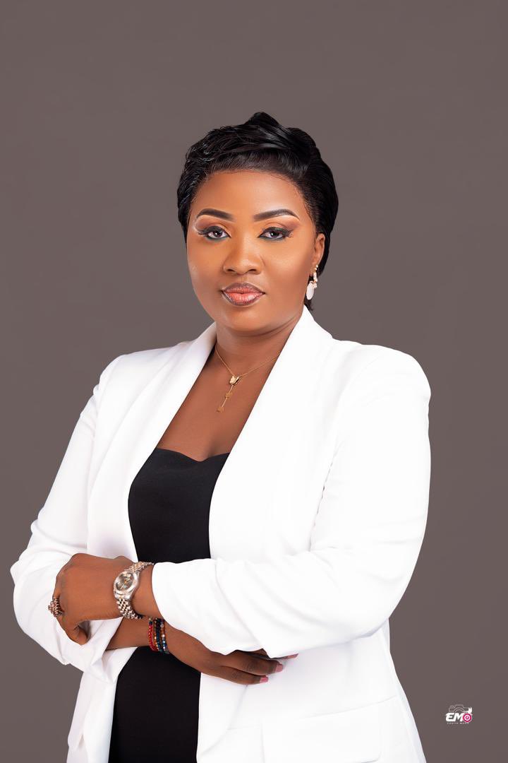 MkAminata's tweet photo. Je présente mes sincères félicitations à Mme Judith SUMWINA TULUKA pour sa nomination historique au poste de premier ministre.

Je prie qu’elle s’entoure des personnes compétentes comme elle et je lui souhaite plein succès. 1/2 https://t.co/nXHzud0aI5