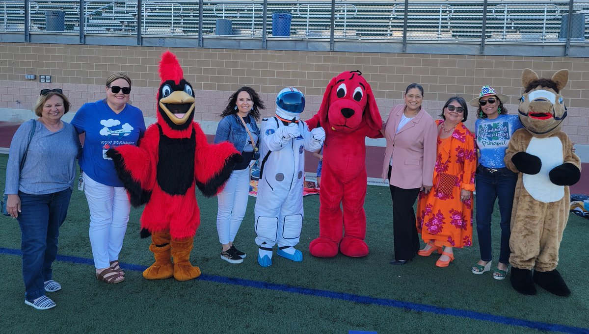 Literacy Under The Lights could not have been more perfect! Families read together on the football field at the NISD Sports Gym, and these leaders worked hard to make that happen! High five to <a href="/Lucy_Gomez16/">Lucy Gomez</a> <a href="/latia_bishop/">Latia Bishop</a> and Kristen Johnson-Montellano!