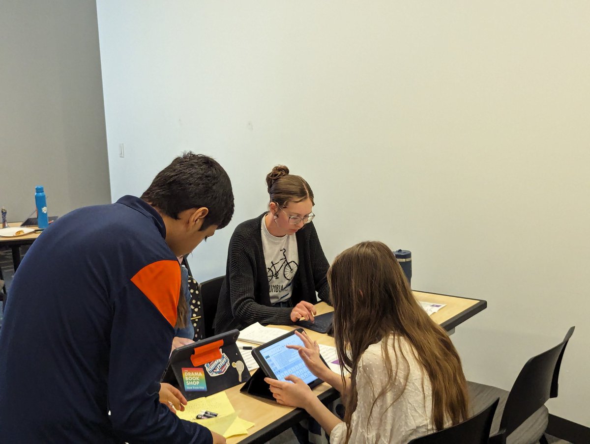 jstevep00's tweet photo. More @MeadHS students hard at work! #DoingDemocracyDay @SVVSD https://t.co/EKKDeWQQZ0