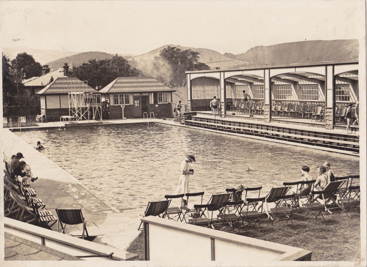 FriendsBaths's tweet photo. One of the #outdoor pools open during the winter around the UK is Hathersage #swimmingpool in the Peak District. The #historicpool, gifted to the village by local business man & philanthropist, Mr George Lawrence & opened in 1936, is heated all year round.
#OutdoorSwimming https://t.co/gmOptEeVoN