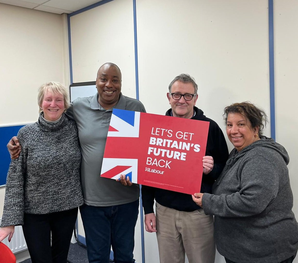 Sandwell Phonebank at Terry Duffy House last night. Voters sharing their dismay at the of the country & issues. Cannot wait for a change in Government 🌹 @SandwellLabour @jennychidley1 @A_Lewis1982 @WMLabour