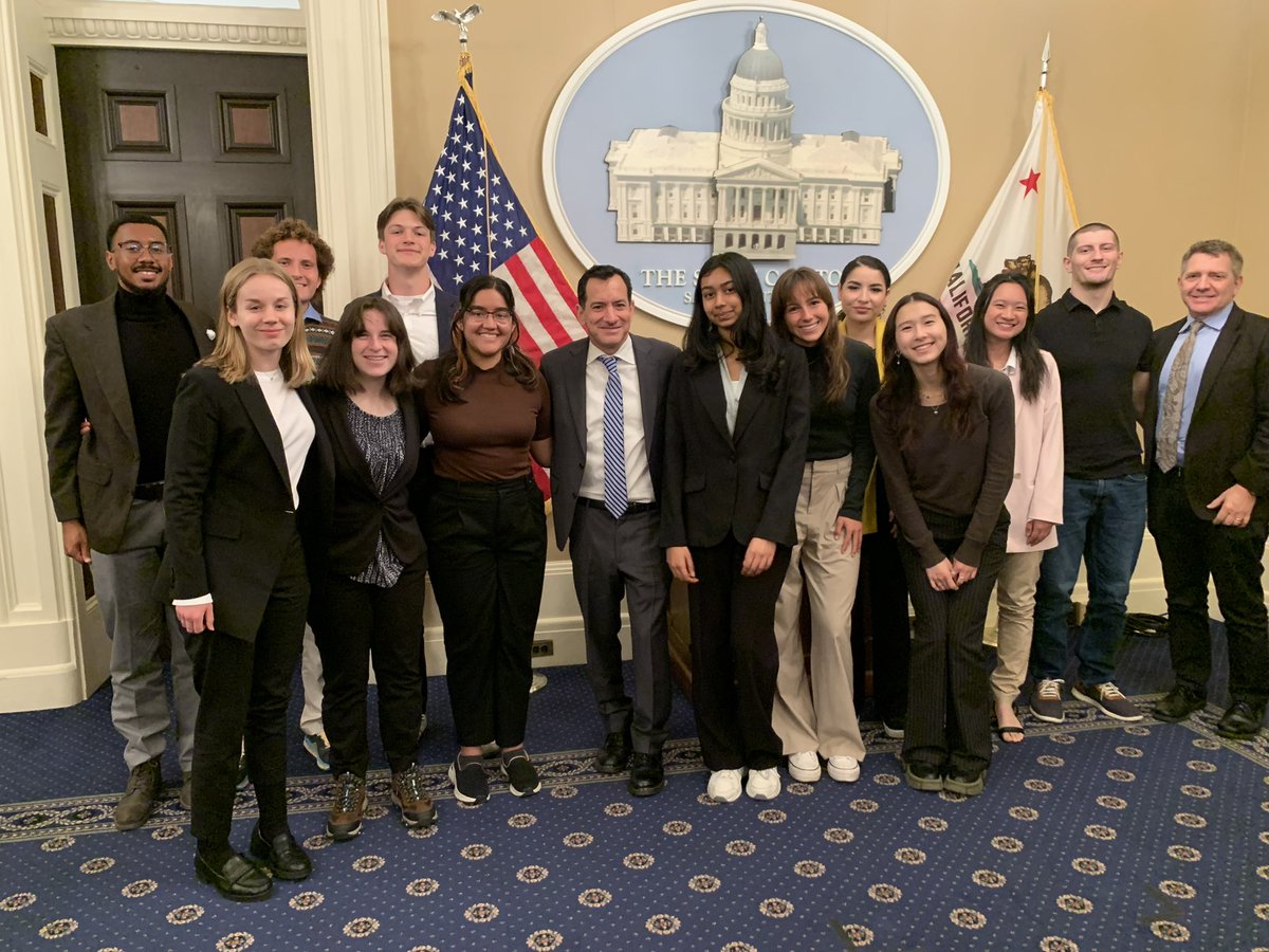 It was great meeting with Professor Ken Miller and these outstanding students from the Rose Institute of State and Local Government at @CMCnews! I met with these students earlier this year, and it was wonderful to see them again. I always appreciate their nuanced and questions.