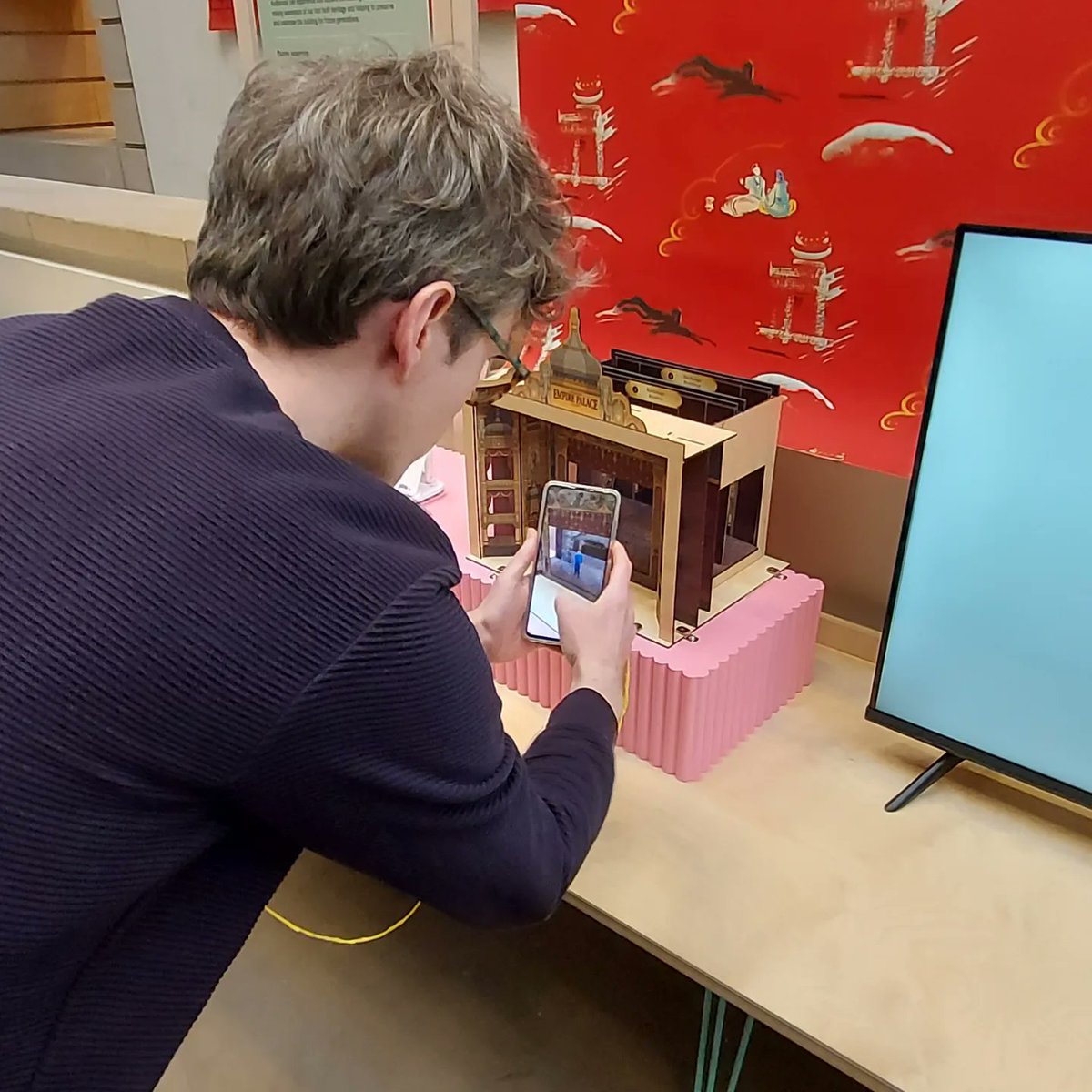 icecreamatthe's tweet photo. Delighted to be showcasing our interactive model and app in the @CreateInf exhibition at this year's @EdSciFest at @NtlMuseumsScot on until Sunday.  

#edinburgh #theatre #edscifest #nationalmuseumsscotland #creativeedinburgh #creativeinformatics #modeltheatre #toytheatre https://t.co/ou5cqQLYyE