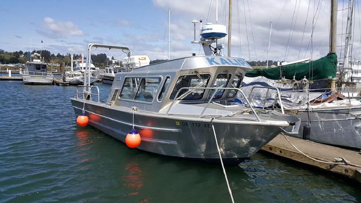 Climb aboard the R/V Kalipi during Hatfield Marine Science Day on Saturday, April 13! It will be on display in the event's courtyard area for visitors to explore. This 29-foot aluminum nearshore research vessel is built to be effective year-round in nearshore waters.