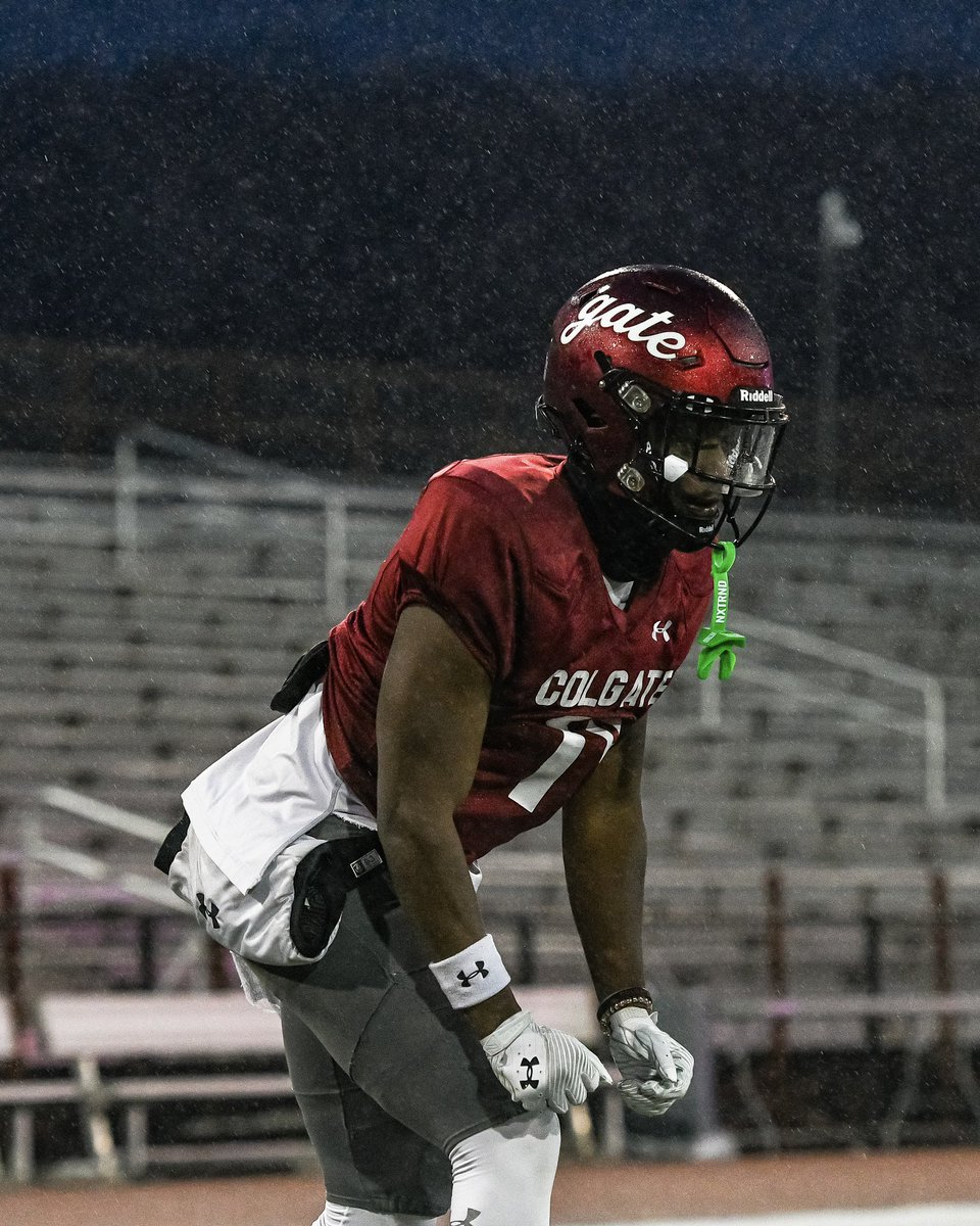 ColgateFB's tweet photo. Got some dawgs in the WR room 🔥

#GoGate | #ThreeForTheGate https://t.co/4HiugRwKdm