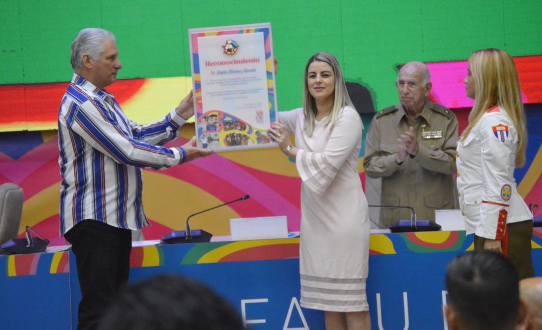 UJC de Cuba (@ujcdecuba) on Twitter photo En Sesión Plenaria del #12CongresoUJC, fue liberada de su cargo de Primera Secretaria del Comité Nacional de la #UJC <a href="/AylinAlvarezG/">Aylín Alvarez García</a>, quien mantuvo un actuar intachable durante este último periodo.
¡Éxitos en las nuevas tareas!
#CreaTuFelicidad
#Cuba #UnaMejorJuventud En Sesión Plenaria del #12CongresoUJC, fue liberada de su cargo de Primera Secretaria del Comité Nacional de la #UJC <a href="/AylinAlvarezG/">Aylín Alvarez García</a>, quien mantuvo un actuar intachable durante este último periodo.
¡Éxitos en las nuevas tareas!
#CreaTuFelicidad
#Cuba #UnaMejorJuventud