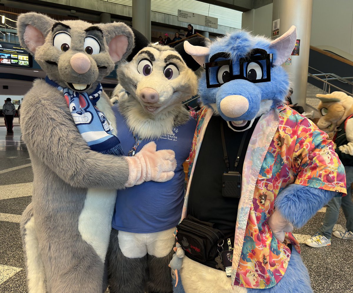 We pests haf’ta stick together! Heehee.. happy #WorldRatDay Feat @ByteTupoino and @Kipper_snax