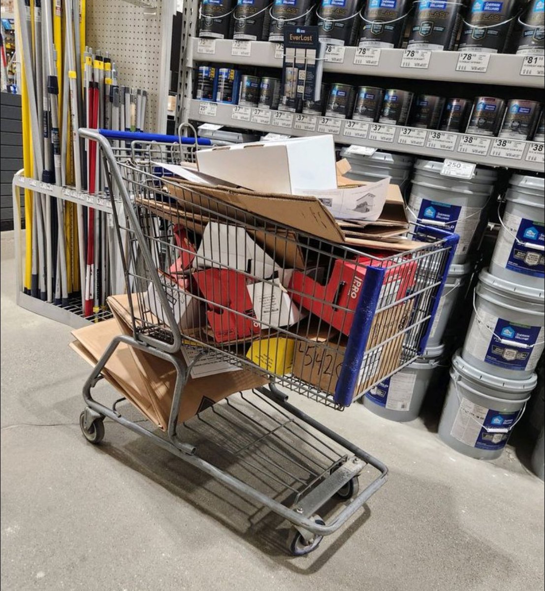 lenny0746's tweet image. Awesome job from our Paint associates @Lowes  454 #Cardboardchallenge @JBBailey9 @BenitoKomadina @mickm142 @MichelleD454 @BlueBoxR1