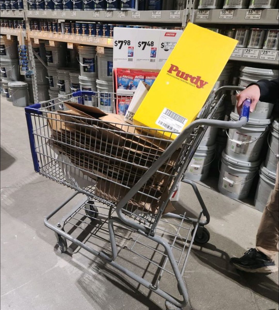 lenny0746's tweet image. Awesome job from our Paint associates @Lowes  454 #Cardboardchallenge @JBBailey9 @BenitoKomadina @mickm142 @MichelleD454 @BlueBoxR1