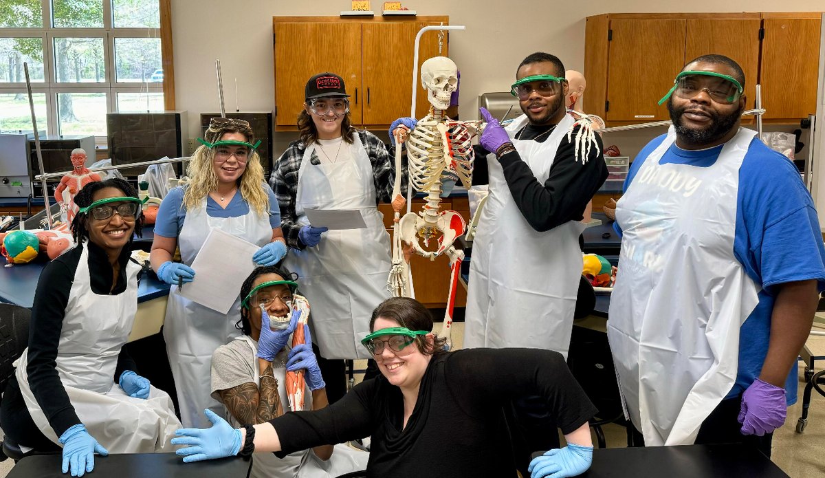 asumidsouth's tweet image. Human Anatomy and Physiology II students brought out their inner scientists and participated in a blood type labbing today! 
#PBI #bloodtype #asumidsouth  #collegelife #college #education