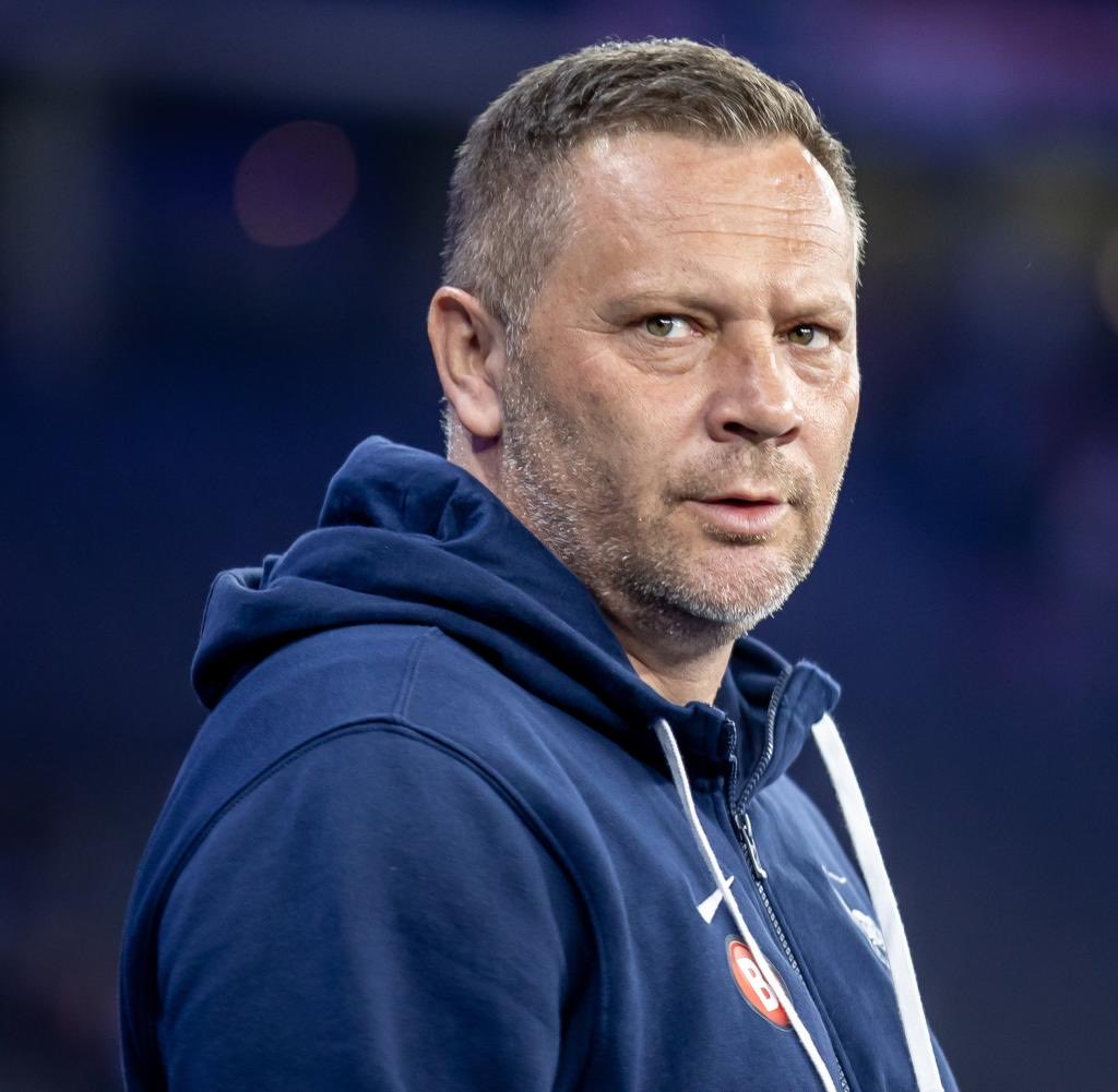 ❗️Meine Abrechnung mit Pal Dardai ❗️

Gerade erst hat er wütend eine PK verlassen - schon diskutieren wir über Konzepte oder deren Abwesenheit. Im Grunde tun wir das schon länger. Offen gesprochen eigentlich schon immer. 

Der Mann, der seit 1997 Teil unseres Vereins ist, hat