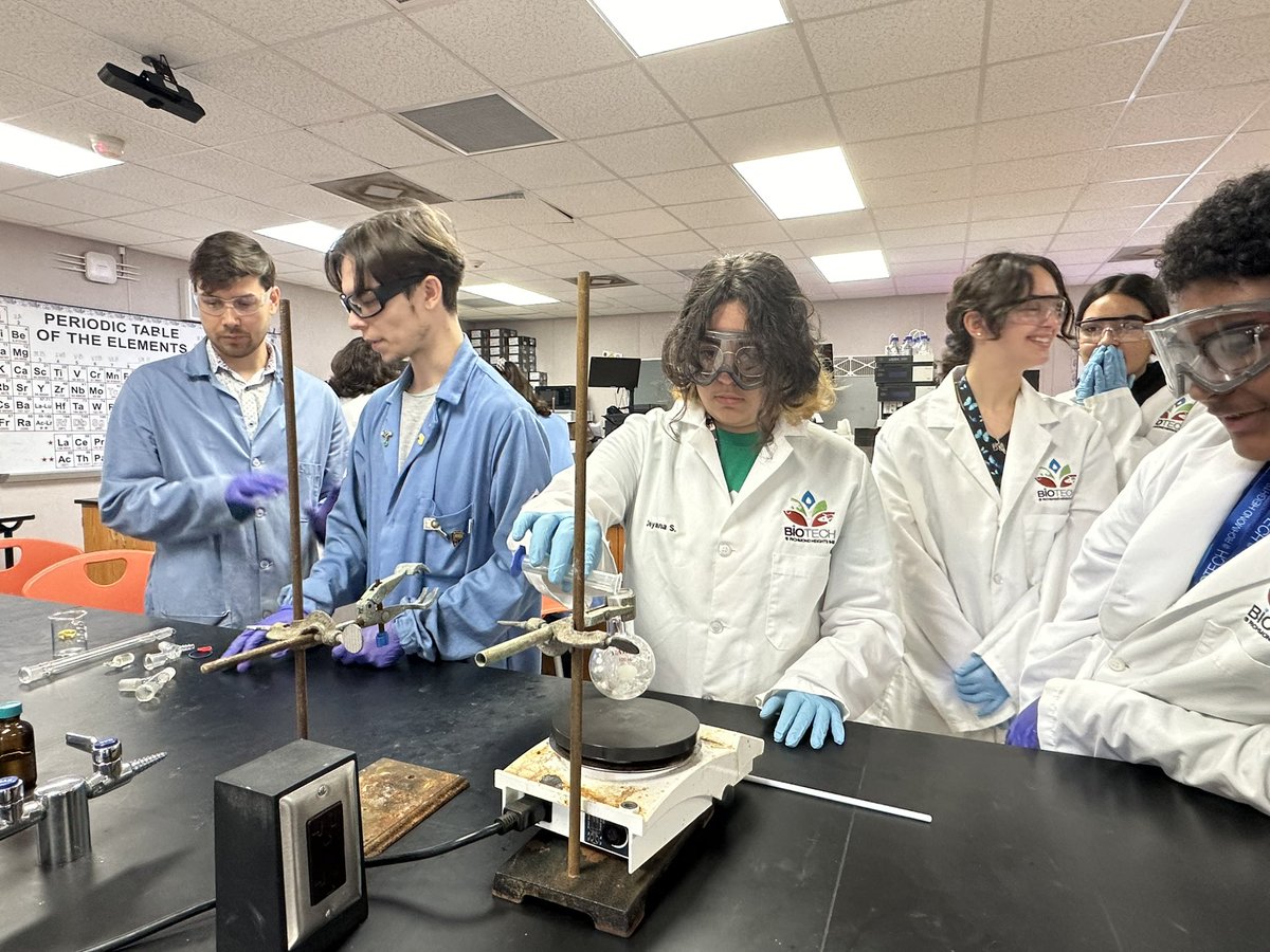 Exploring the wonders of PET 1 plastic chemical recycling with Dr. Bukhryakov <a href="/BukhGroup/">Bukhryakov Group</a>! From unraveling chemical reactions to unveiling endless STEM career paths, our students are on a journey of discovery. #YourBestChoiceMDCPS