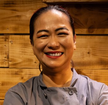 Chef of the Week: Amy Duangduean, Head Chef at The Lethbridge Arms in Somerset - She admires @jamieoliver @michelrouxjr @Chinghehuang - She can't cook without coconut milk, fresh vegetables and fresh meat, and live without her wok burner #readmore thechefsforum.co.uk/chef-of-the-we… #yeschef