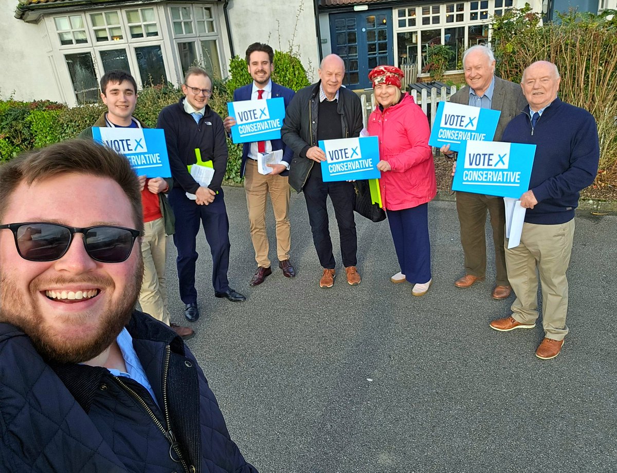 We've been out in #Hawkinge this evening delivering our letter from Damian Green MP to local residents. Our Conservative members are out across the Constituency, week after week, all year round— not just at election time. #AmbitiousForAshfordHawkingeandTheDowns