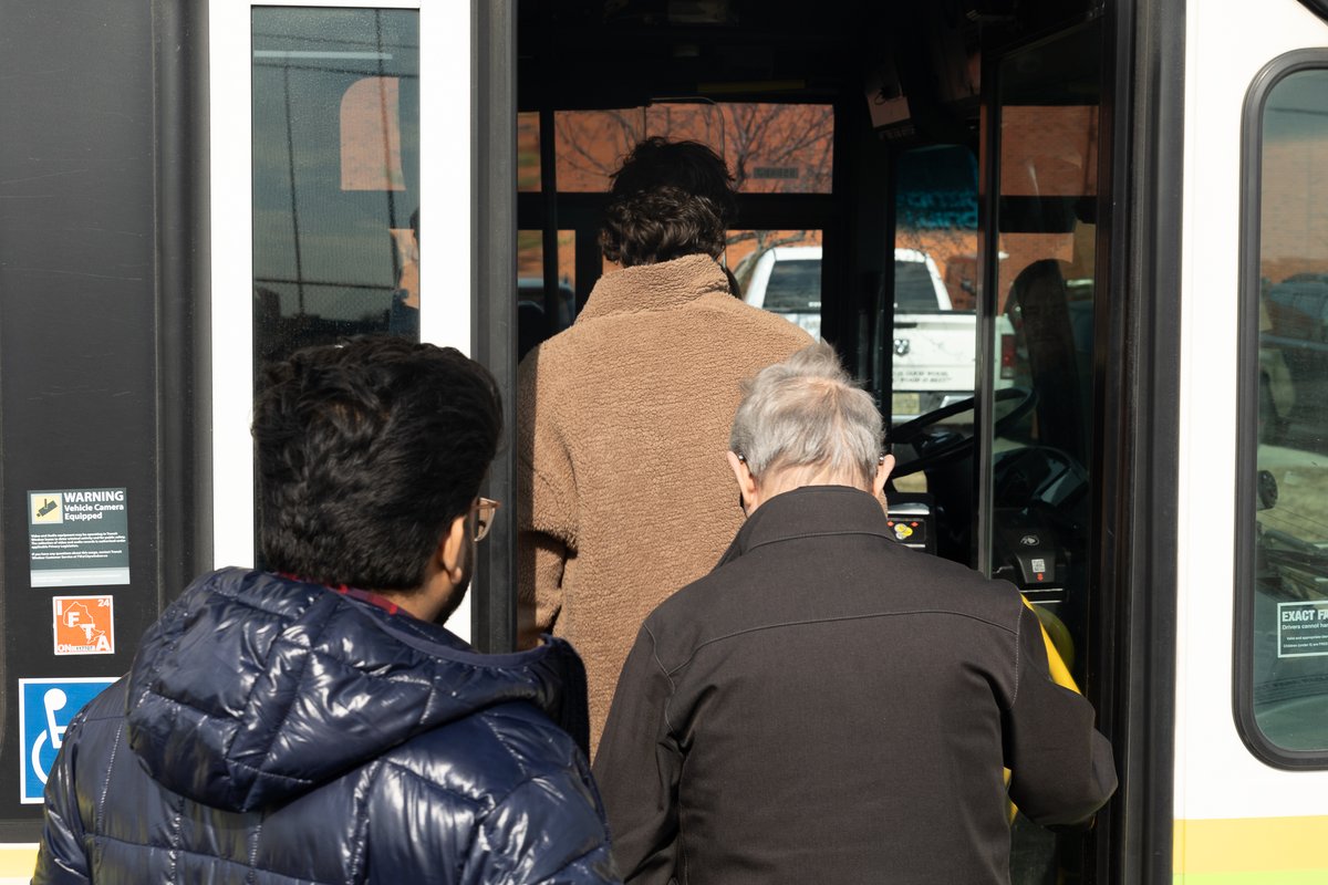 Wait for passengers to exit before boarding. It's a small courtesy that makes a big difference in the flow of the commute. Let's keep it smooth! 🚶‍♂️👋

#transitwindsor