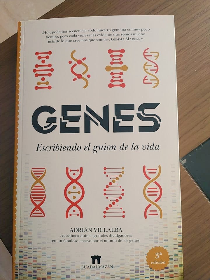 Hace justamente 3 años estábamos enfrascados en los últimos párrafos de un sueño colectivo llamado #GENES. Hoy lanzamos la 3a edición gracias al esfuerzo de todo el equipo y el apoyo inigualable de @AlmuzaraLibros. ¡Por muchas más! 🧬🌠