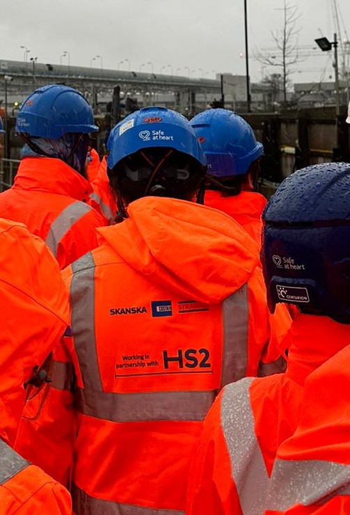 Students from @TAMU's study abroad program recently connected with our @SkanskaUKplc operations for project tours. This unique opportunity was facilitated by an employee of our Skanska JV Hub Partner who connected his son's construction science professor with our team in the UK.