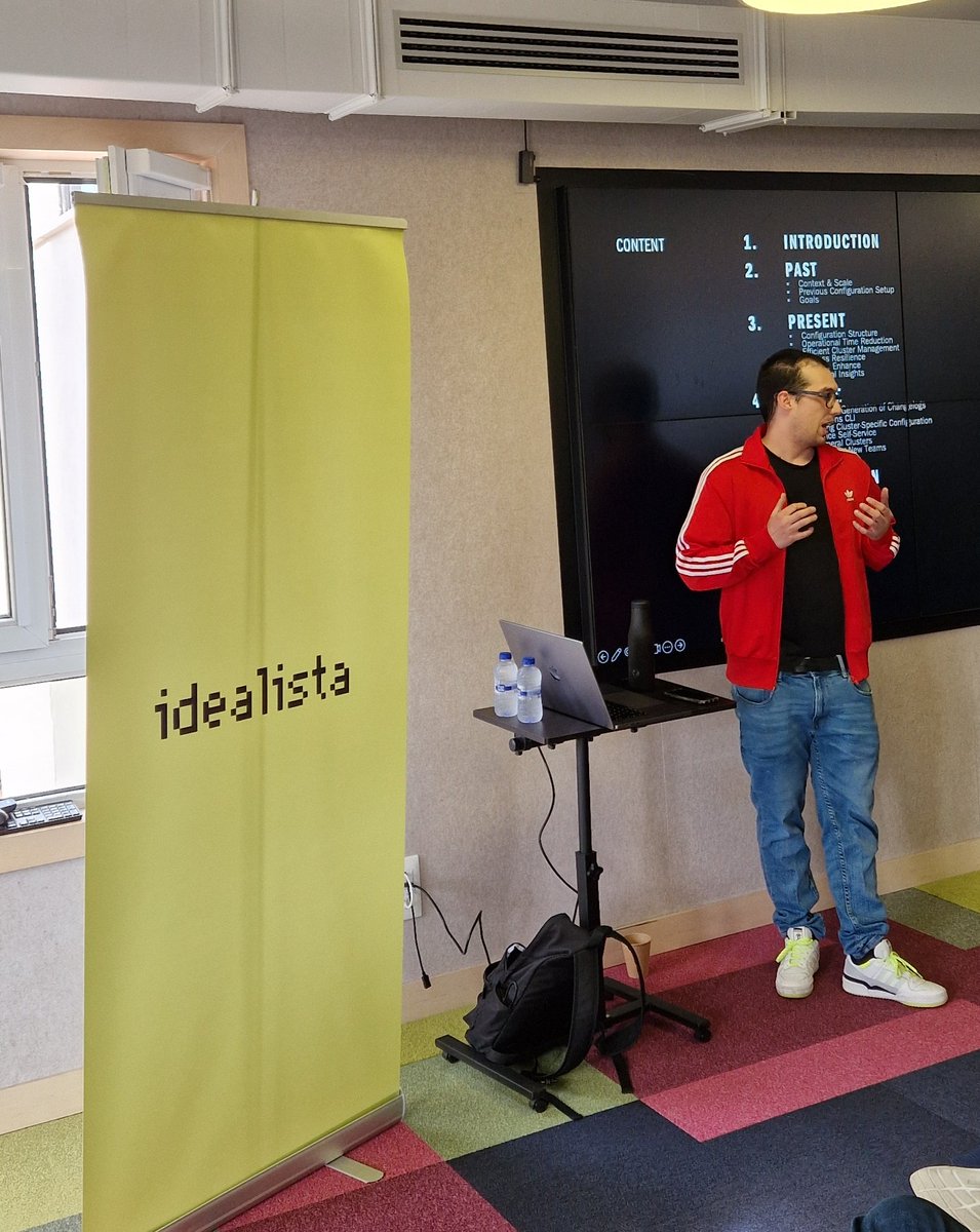 MadridDevops's tweet image. Muchas gracias a los dos ponentes de hoy en #madrid_devops, @ipedrazas  y @AngelBarrera92, al público asistente por su participación (Full House!) y a @idealista por ceder su maravillosa oficina.