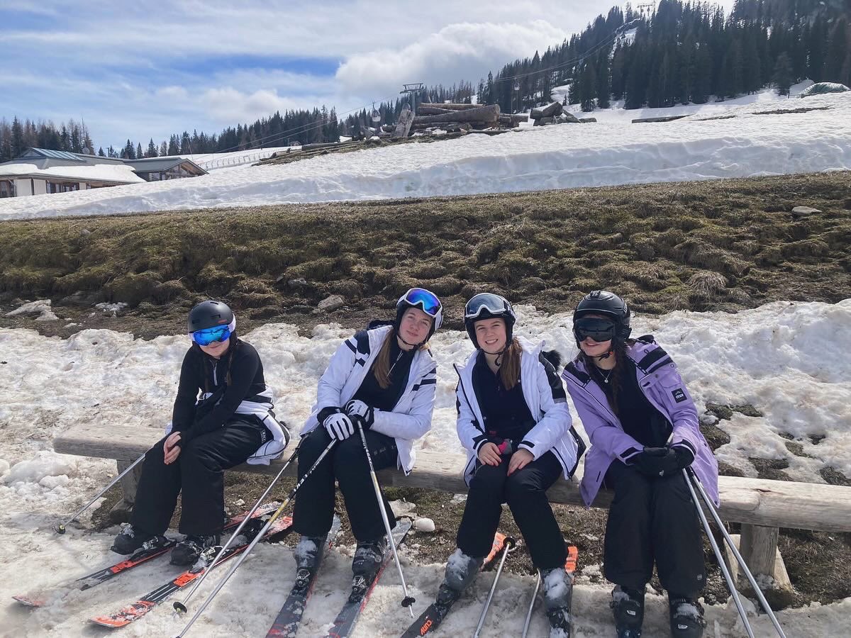 Ricky Ski Team 🎿 tweet media