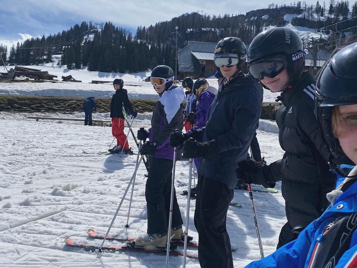 Ricky Ski Team 🎿 tweet media