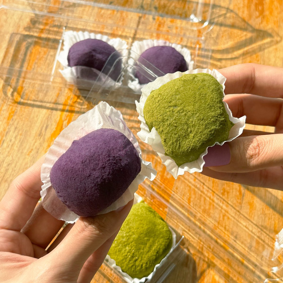 icedessertdiary's tweet photo. ยอมใจ ซีรีย์ไดฟูกุ White Story ทำถึงมากก🤩 ออกมากี่อันก็ปัง นี่ตามเก็บจนครบ 6 แบบ ไดฟูกุ ขนมปังไดฟูกุ และ ขนมปังไดฟูกุลายเสือ อันนี้เด็ดสุด แป้งจะกรอบนอกข้างในหนึบหนับ ดีมากอะ 😋 สายคาร์บ กินเพลินไม่สะดุดหยุดไม่ได้จริงๆ กล่องละ 65 ซื้อ 2 กล่อง 100.-✨ #whitestory #ไว้ใจwhitestory https://t.co/DQZgszWcUl