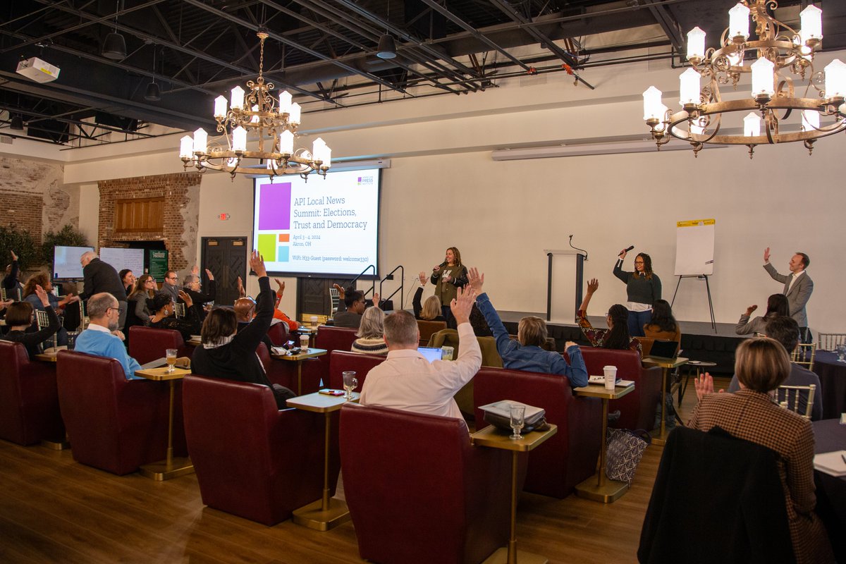 It is day 2 of the API Local News Summit on Elections, Trust and Democracy. We are kicking it off at @LJFamFoundation’s @House_330, a multi-use space for the Akron community, as a reminder that anything we do around elections is about benefiting the community. 6/