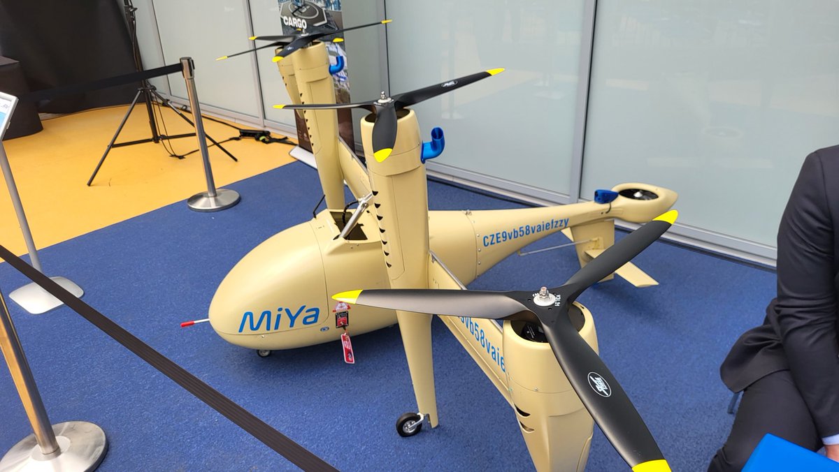 JakubKaras3's tweet photo. Dnešní panelová diskuze na #Dronecon na ČVUT CIIRC v Praze k tématu pokročilého využití dronů, U-space a Innovative Air Mobility. ✈️ #drony #IAM #Uspace #inovace #letectvi https://t.co/JDWdD57ykc
