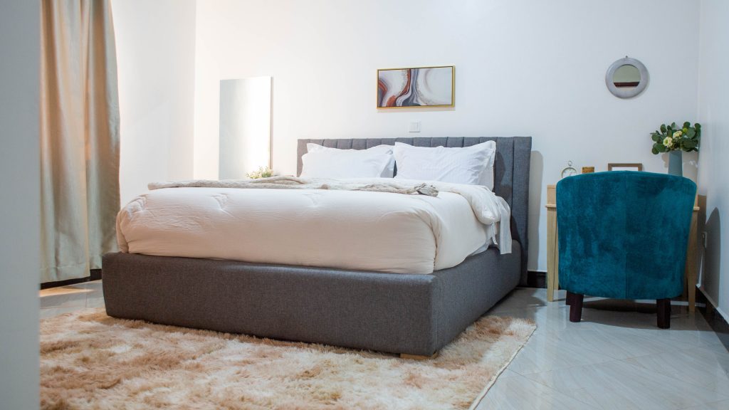 TravellKichwa's tweet photo. Amani House - a fully furnished cozy living space in Nalya next to Bethany Highshcool . A smart TV connected to the internet, access to Netflix and YouTube unlimited internet, a well equipped kitchen&amp; free weekly cleaning at only $45 per night. Check;
https://t.co/CRQM3GMguZ https://t.co/RG760KcIOb