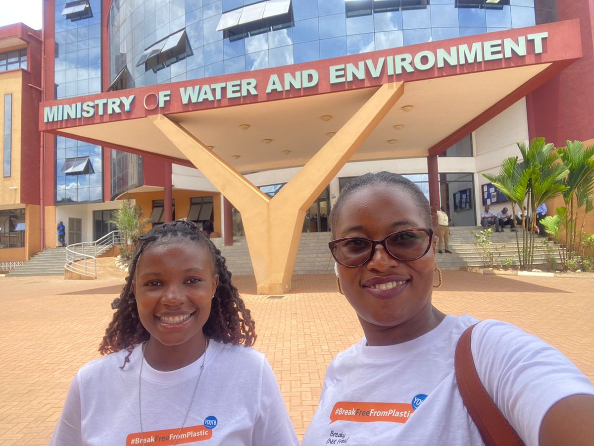 EndPlasticsNow's tweet photo. 📸: From @brkfreeplastic - Uganda INC-4 Youth Campaign Album.

#YouthAction for a strong global #PlasticsTreaty to end plastic pollution.

@GAIAnoburn, @tbresther, @JoyceGwokyalya @BioVisionAfric3 https://t.co/fJND1CYRN1