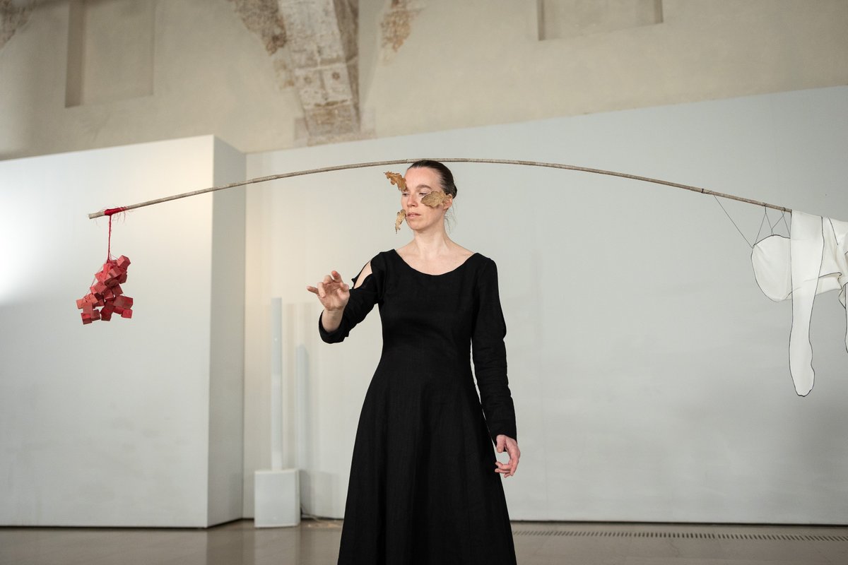 centredelcarme's tweet photo. 💬 Nova programació de #CCCCPerformance!

🗒 5 abril - 19h | Conversa des de la pràctica artística amb Dominic Jasmin, compositor i improvisador de Canadà.

🗒 12 abril - 19h | Escriptura i performance a través d'una reinterpretació de les Gregueries de Ramon Gómez de la Serna. https://t.co/9B4VRb4M1y