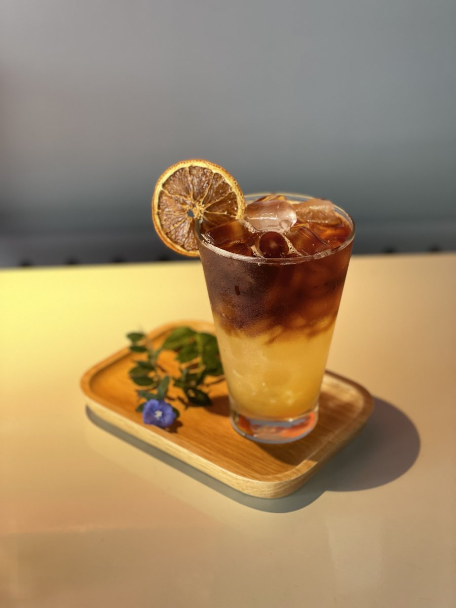 umber_coffee's tweet photo. Trong những ngày nóng bức🥵🔥 đến hiện tại, Umber Coffee đã phục vụ hơn 1100 ly cà phê ủ lạnh (Cold-brew Coffee)☕🍵! Bạn đã thử chưa?
🌐: https://t.co/od2KLly5kF
📞 Hotline: 0847604808
Hashtags: #umbercoffee #caphe #coffee #coffeelovers #officecoffee #coldbrewcoffee https://t.co/IOfV3pcQcz