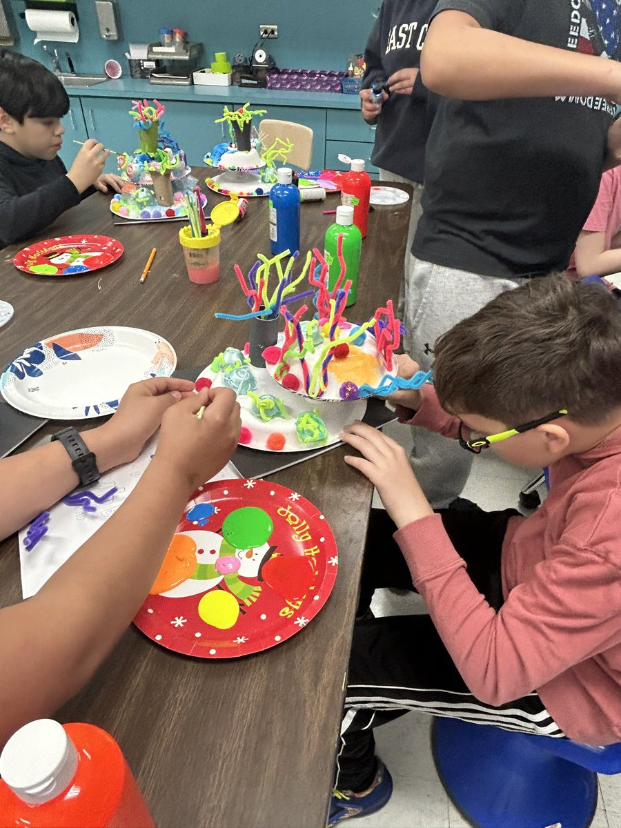 cnlewie's tweet photo. Yesterday I got to spend the day with one of the best educators in the business @_CandiceHaynes . Her passion and love for her students is evident the moment you walk into her classroom. From learning about bioluminescence to students creating and curating their own museum, she’s amazing! #NCTOYPOY