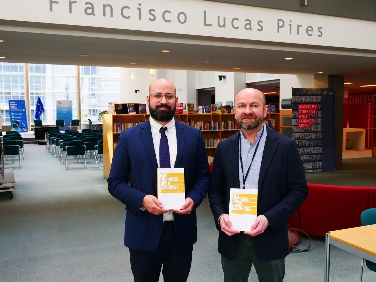 Today our Neil Datta and editor @Lo_Mascolo presented the book 'The Christian Right in Europe' at the #EP. The book is published online in free domain, and one hard copy will stay in Brussels in the EP Library 🇪🇺 Read the book👉degruyter.com/document/doi/1…