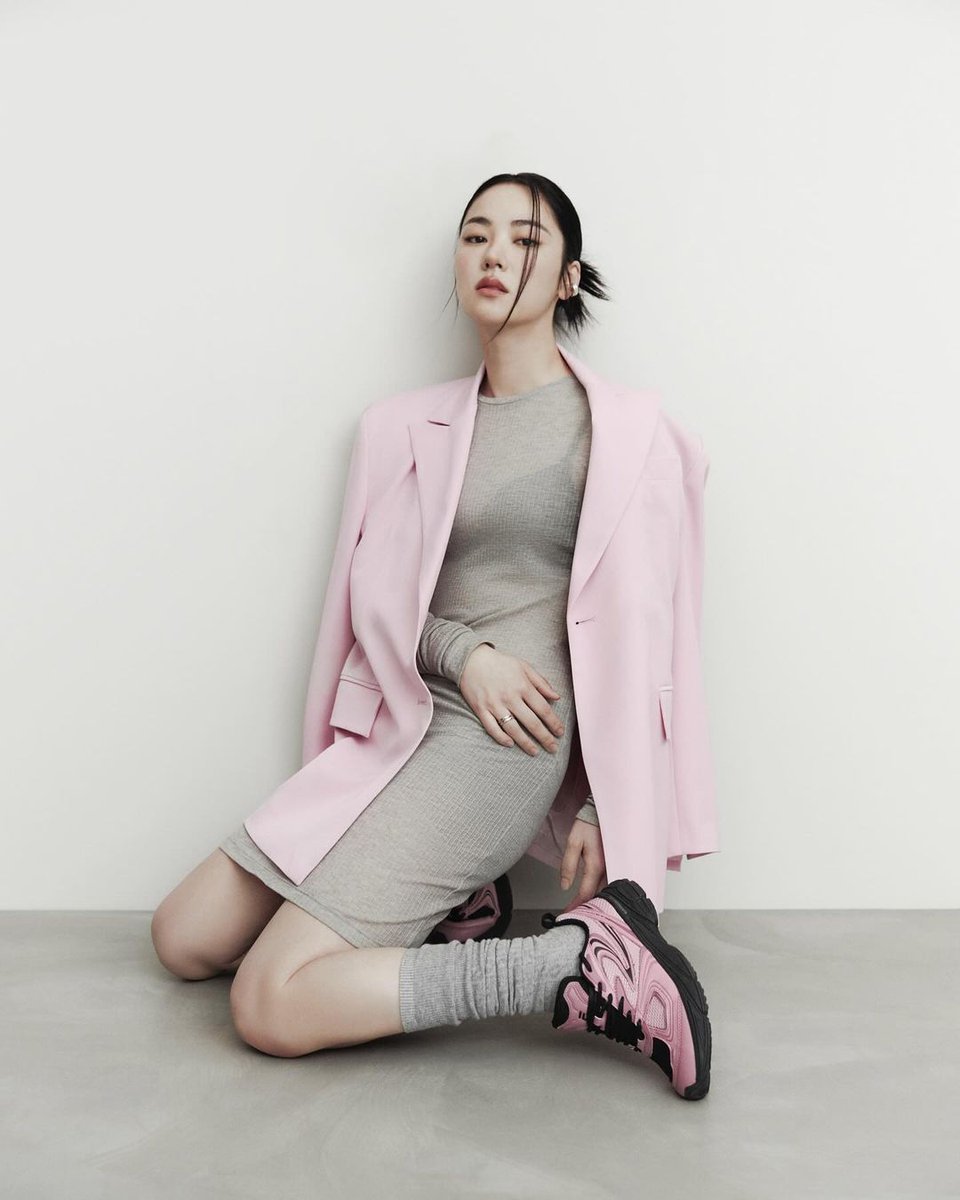 jeonyeobeennews's tweet photo. 🌸

#JeonYeoBeen #전여빈 #Fila #FilaKorea #휠라 #인터런 #에샤페 https://t.co/XFjzQQcFvi